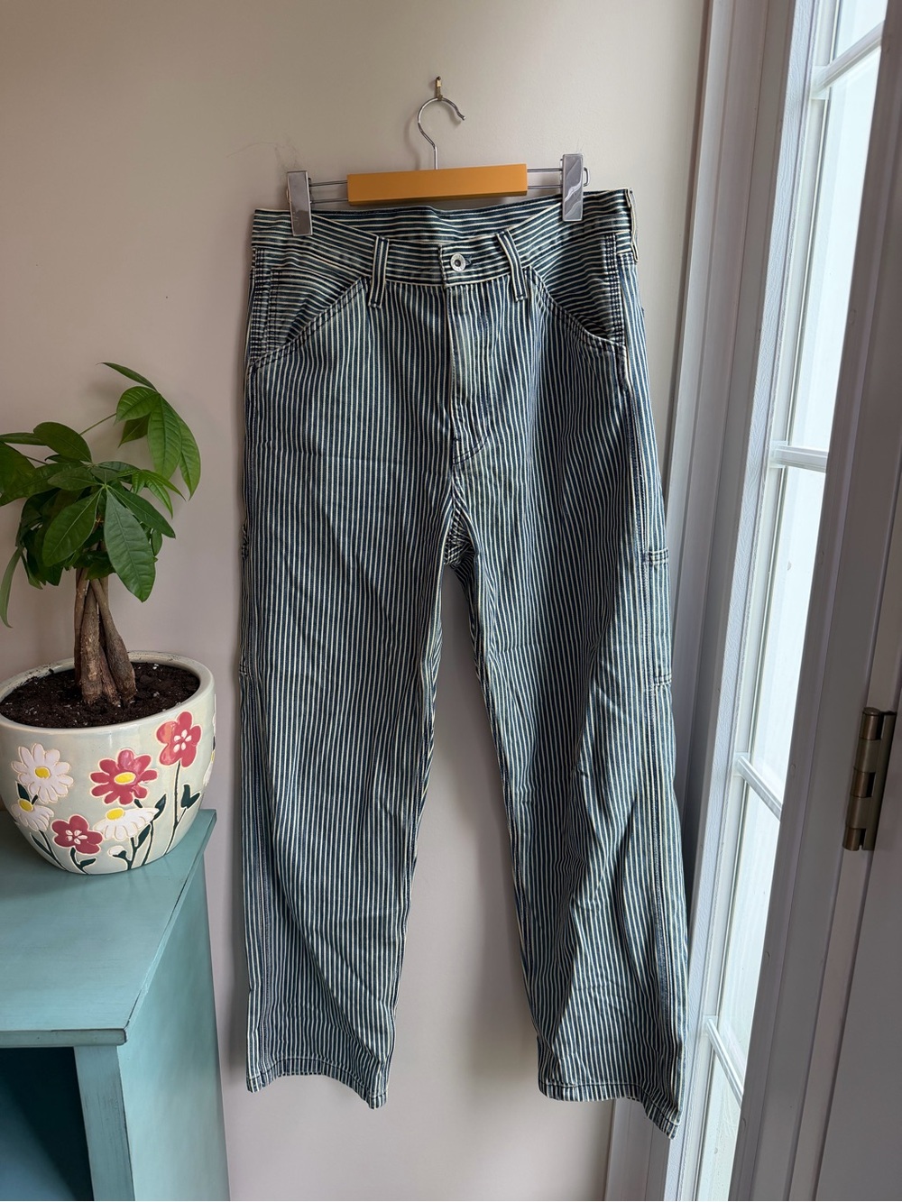Levi’s 568 Loose Straight Railroad Striped Carpenter Style pants 30 x 30